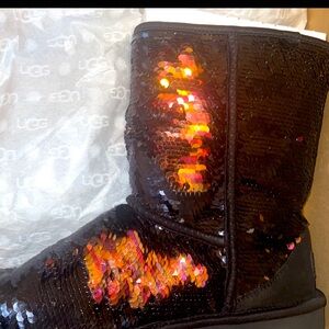 Hey I have these pretty black sequin ugg boots for sale they’re too big for me.
